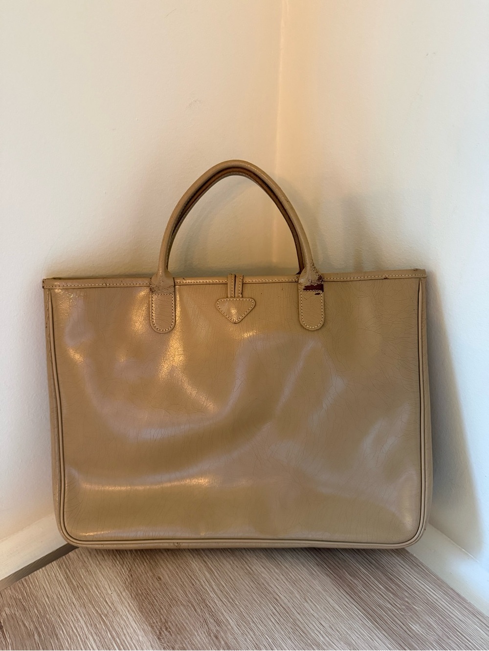 Vintage Longchamp Beige Leather Tote with Toggle Closure - Picture 2 of 16